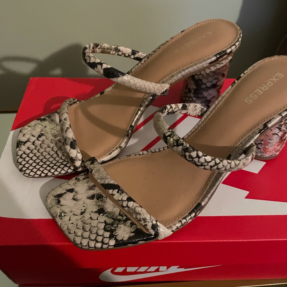 Express Sandals - Picture 2 of 2
